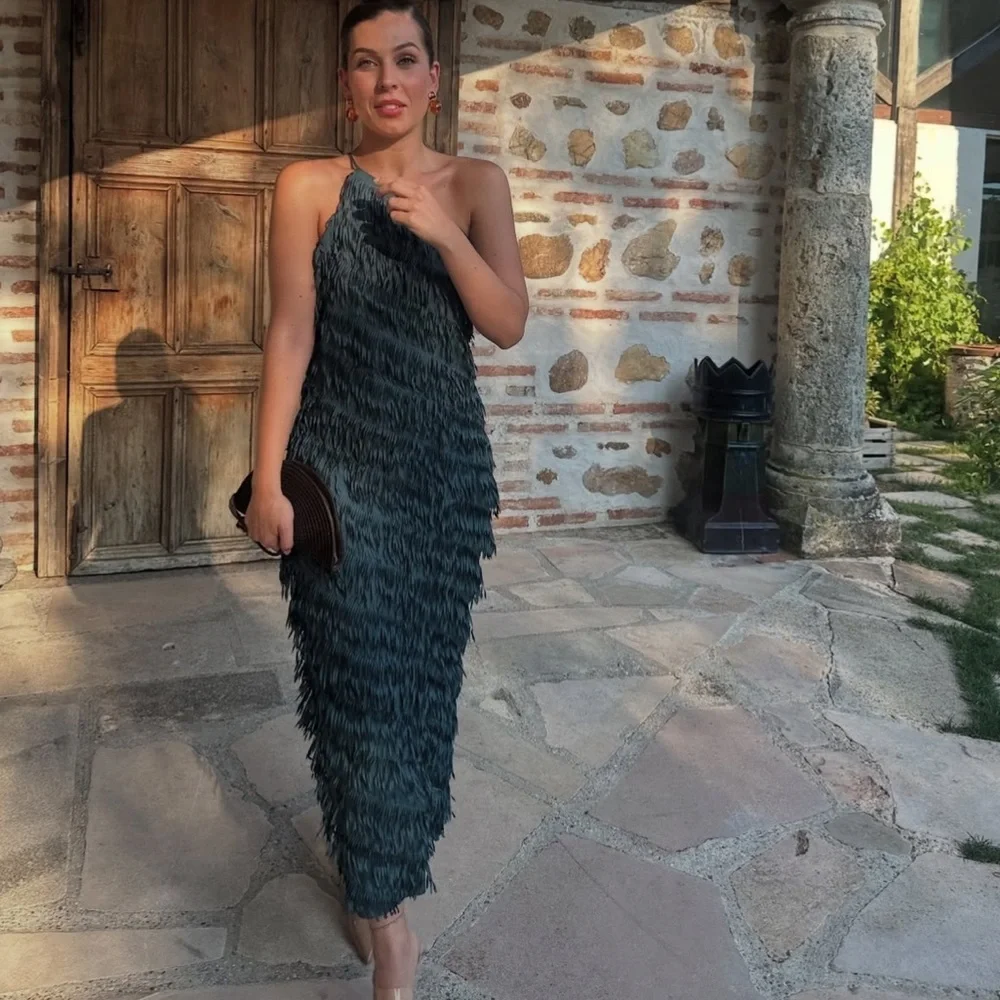 coral strapless bridesmaid dress MACloth Sweetheart Short Wedding Party Dress Coral / Floor Length / US0 Color:Bright White/Black Stripe The sheath silhouette extends Price > 700 Revalue | The story